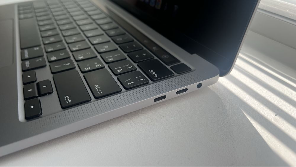 MacBook PRO 13 2020 16/512 touch bar