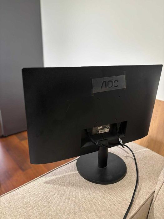 Monitor AOC 27″  – 100 Hz · 1 ms · FHD · IPS