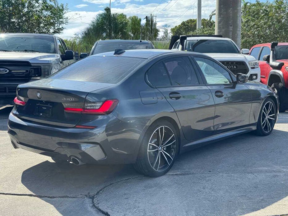 BMW 3 Series 330i      2019