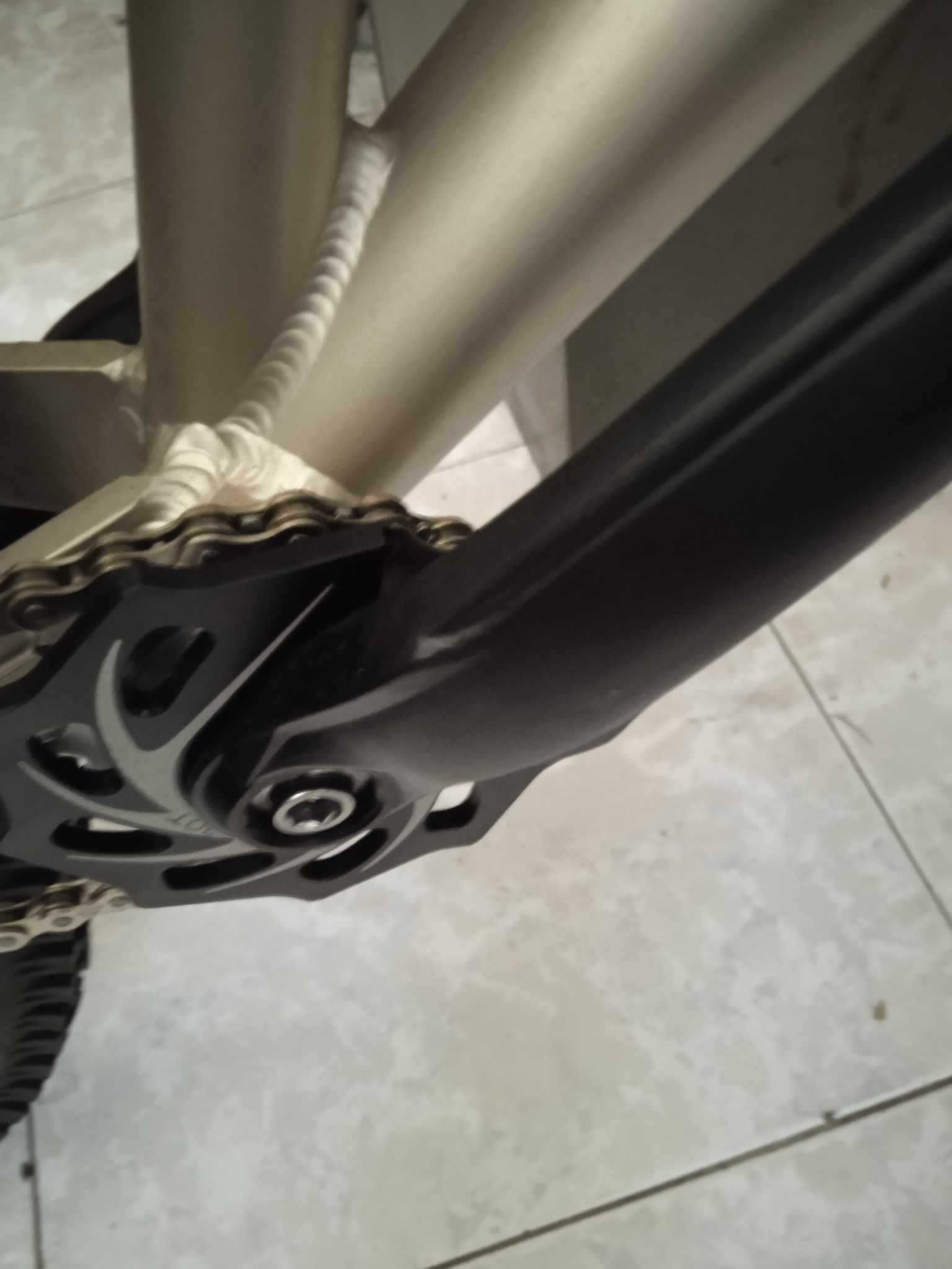 Bicicleta de trial Yaabaa nova.