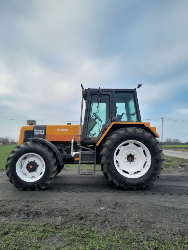 Ciągnik rolniczy Renault 110.54