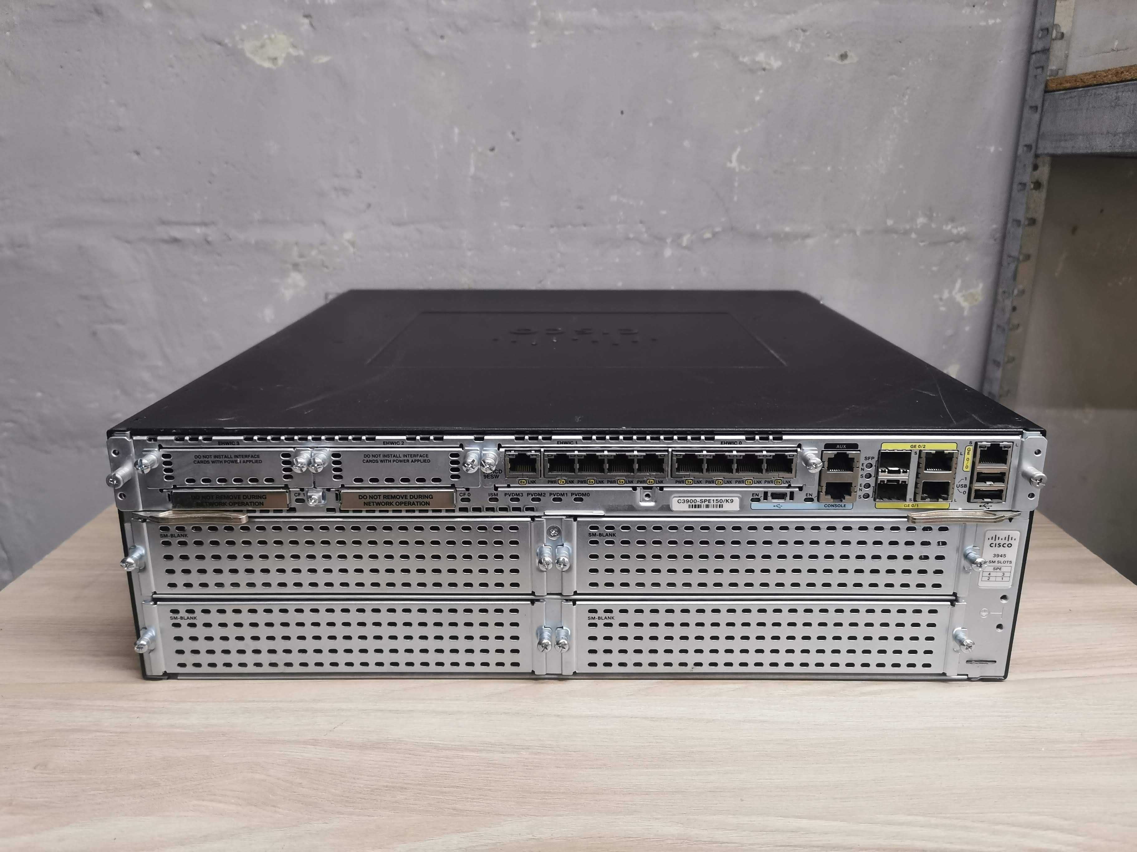 Маршрутизаторы Cisco 3945 SPE150, SPE250/K9 нал/безнал