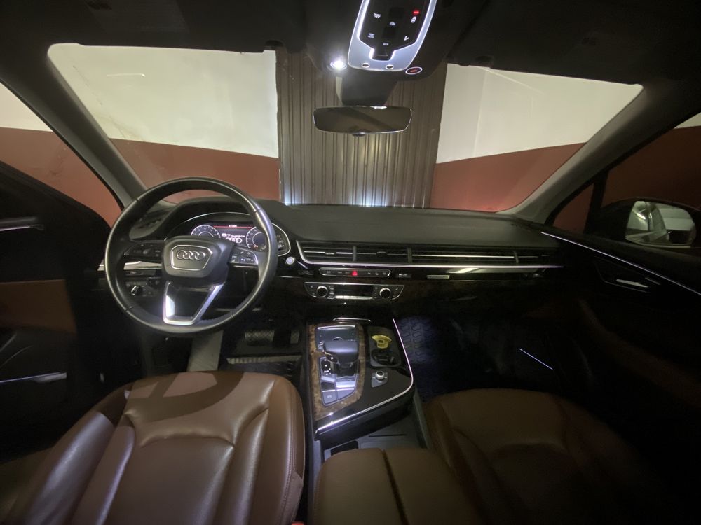 AUDI Q7  2018 року у гарному стані