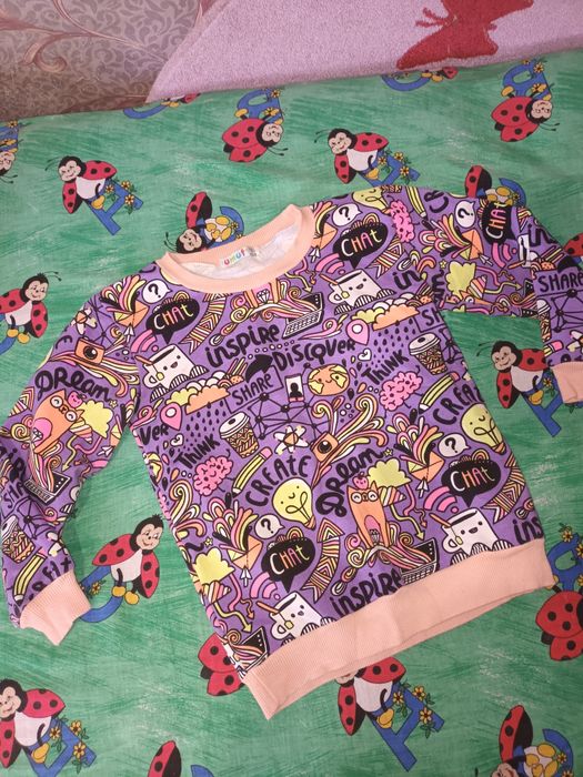 Свитшот для девочки, яркая кофта