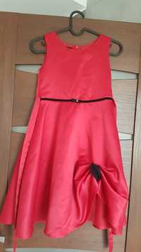 Piękna czerwona suknia rozm 128