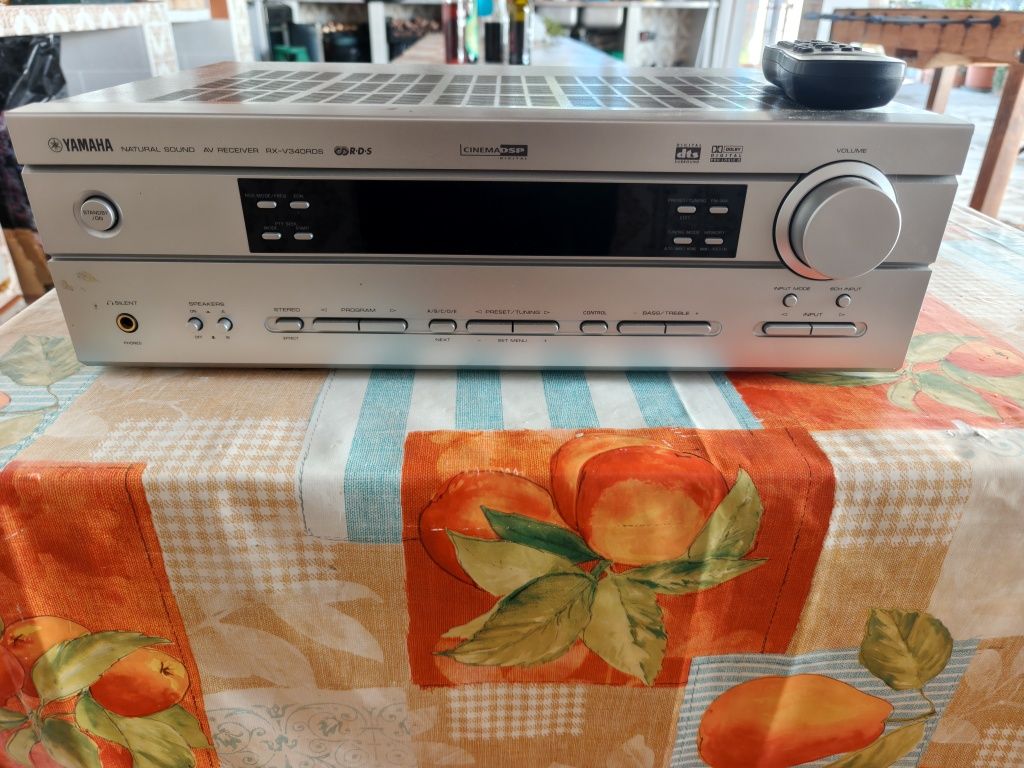 Vendo amplificador Yamaha como novo .