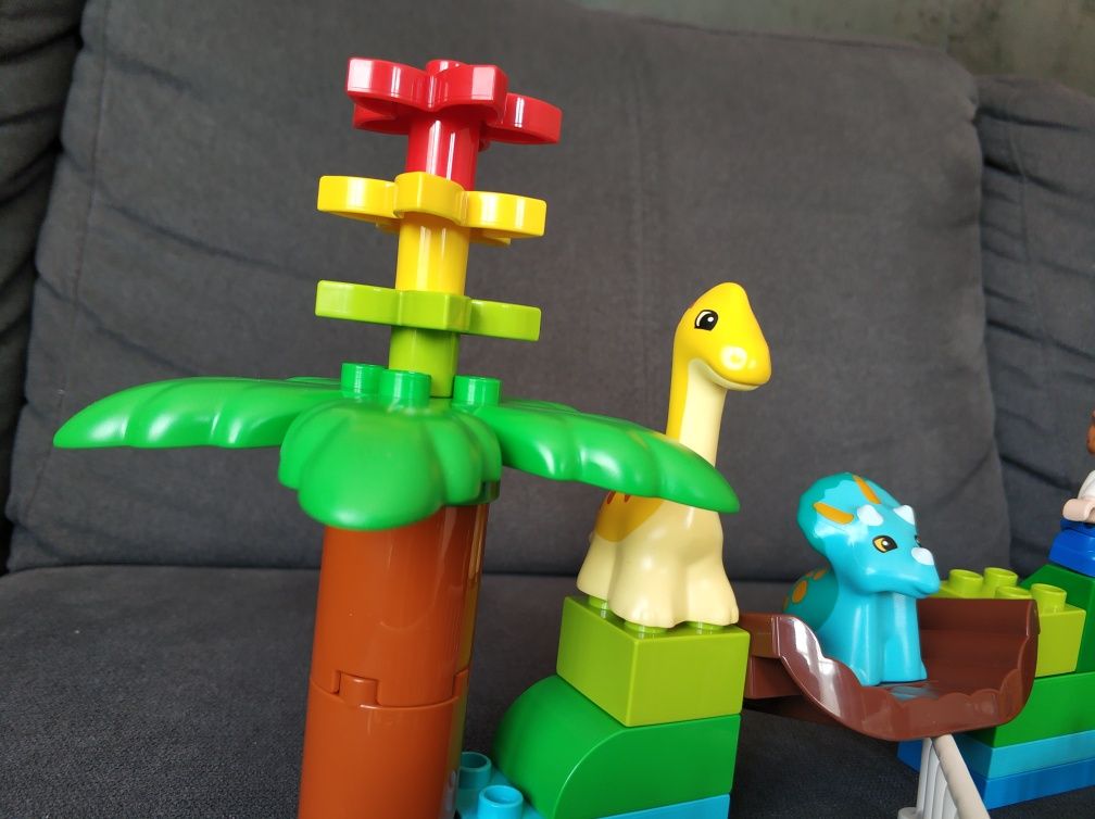 Zestaw LEGO® DUPLO® Jurassic World 10879 Minizoo „Łagodne olbrzymy”
