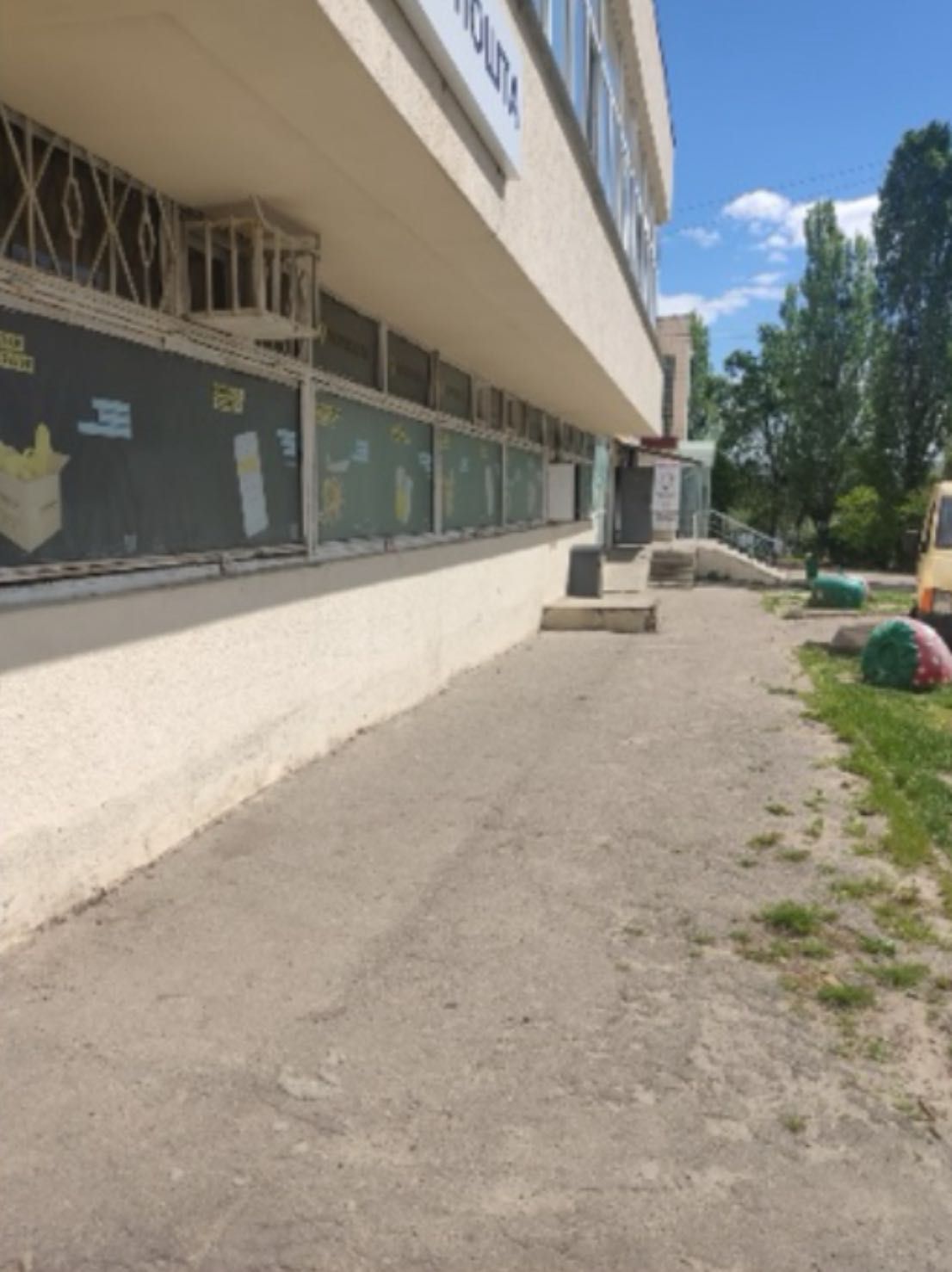 Оренда торгівельного приміщення червона лінія, ринок на Залютино 122м2