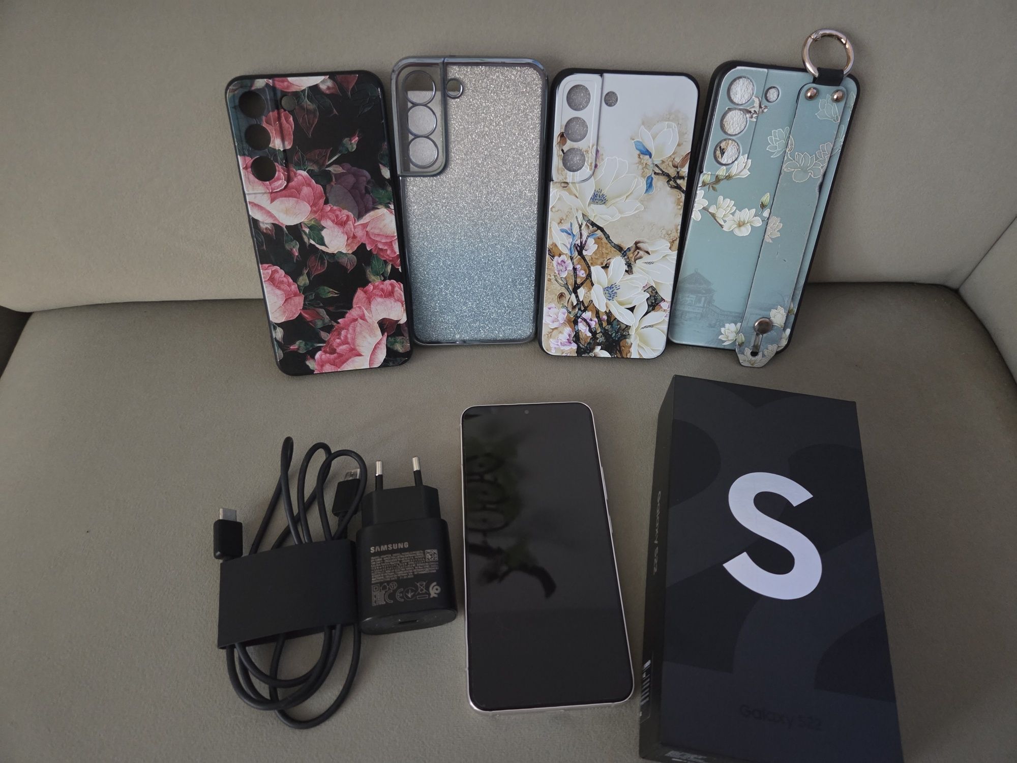 Samsung galaxy s22, 128 giga, biały, jak nowy, zabezpieczony ekran