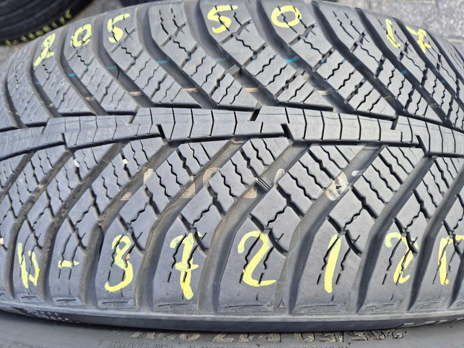 205/50r17 93V (W372/25)08 2szt 6/7mm Solus 4S HA31 KUMHO