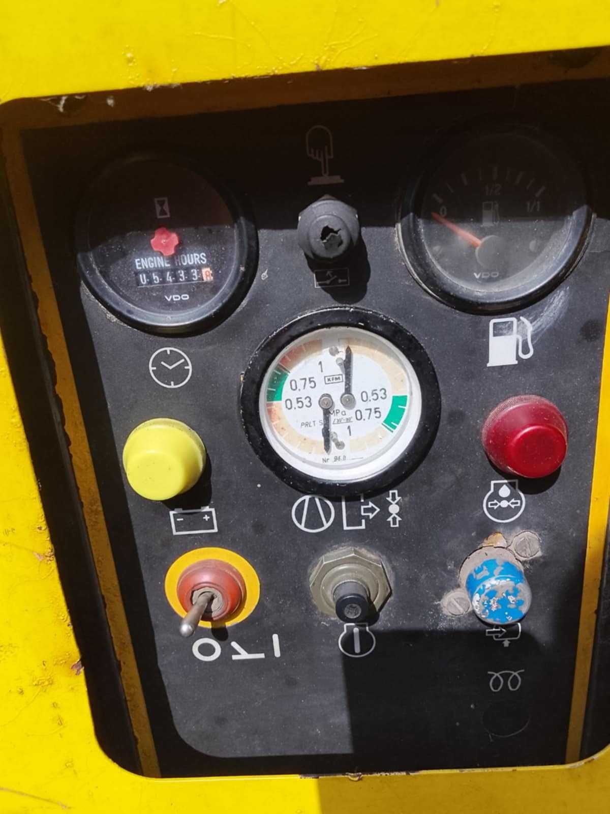 Kompresor śrubowy Atlas Copco xas125 7.5m3