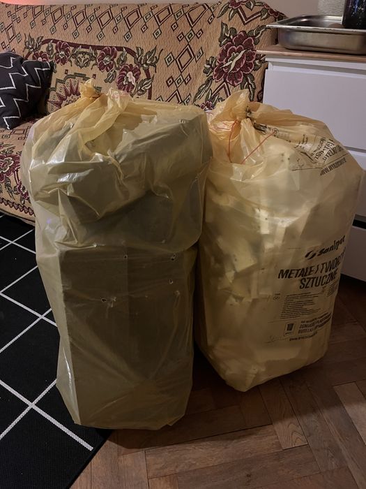 Dwa worki styropian Gdynia czarny i bialy