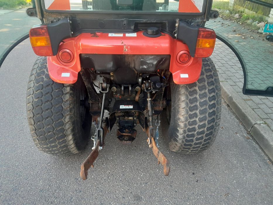 Ciągnik komunalny_TYM T273 HST z przednim WOM-em i TUZ-em_2014 Rok