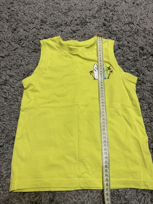 Продам футболку на девочку рост 128