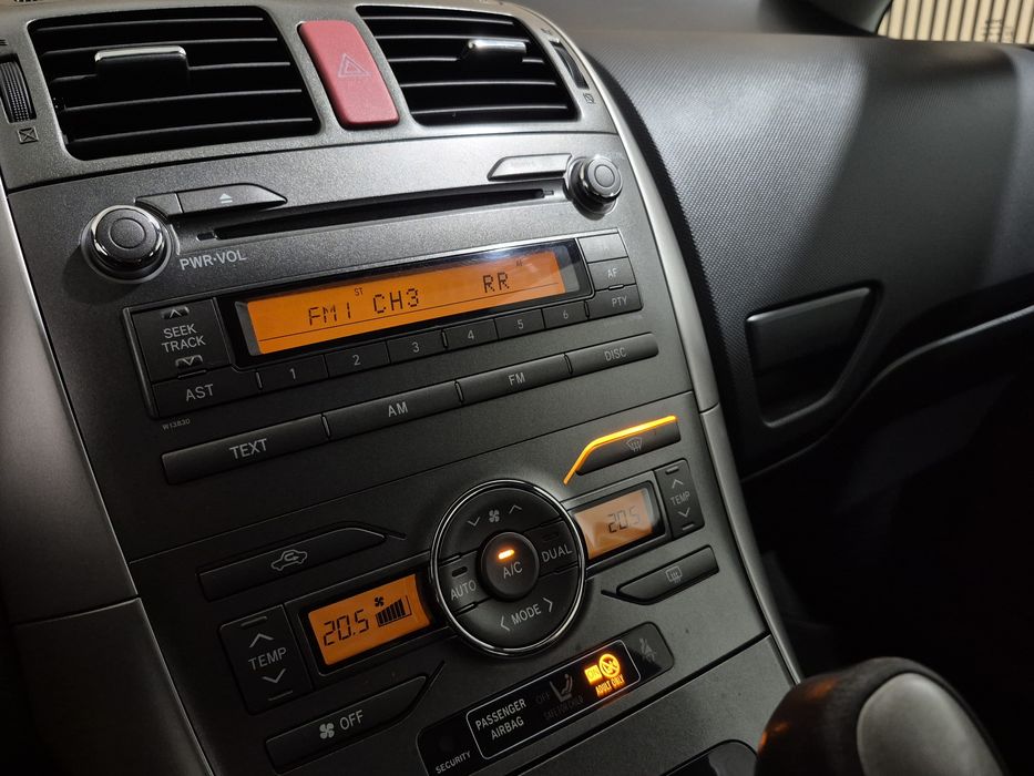 Toyota Auris 1.4 D-4D - AUTOMÁTICO | GARANTIA | NACIONAL