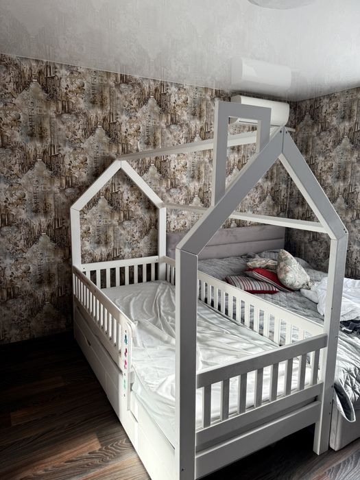 Кровать домік з матрасом.  Самовивоз