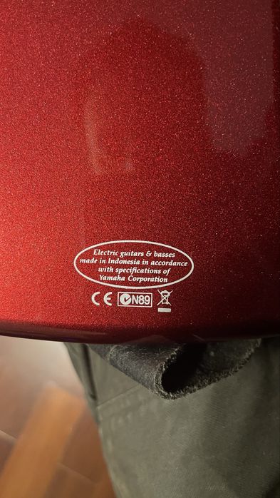 Baixo Yamaha RBX 170 vermelho