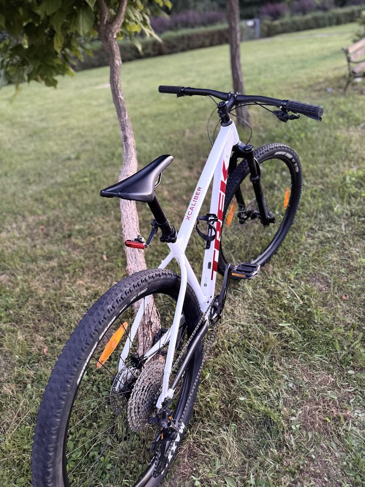 Trek x caliber 8 white crystal 2022r