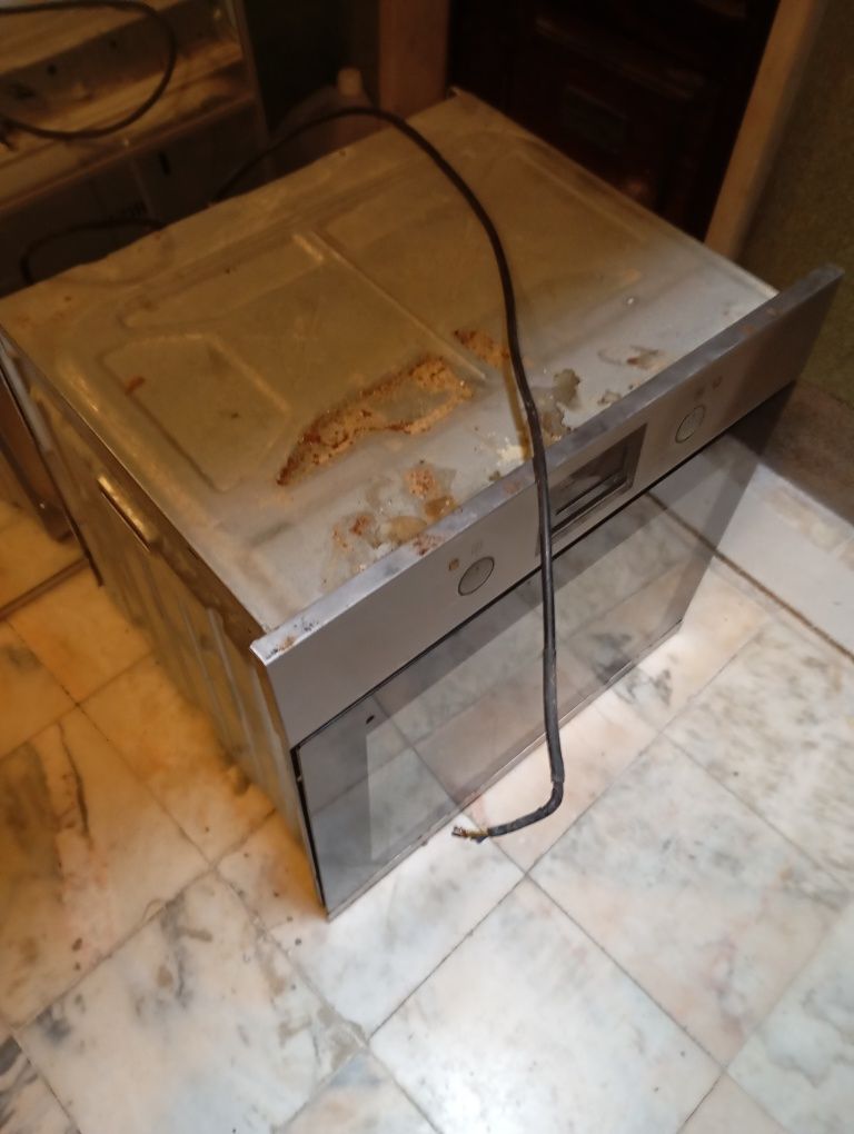 Da- se forno de encastrar, para sucata , funciona