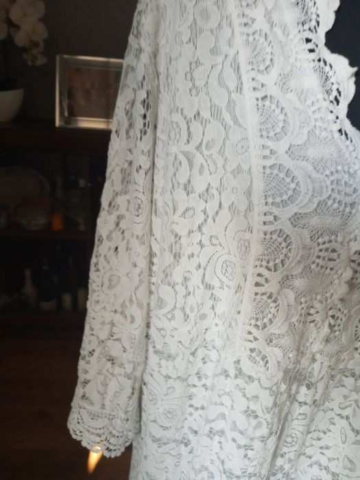 Sukienka 46 48 biala z koronki luzny fason