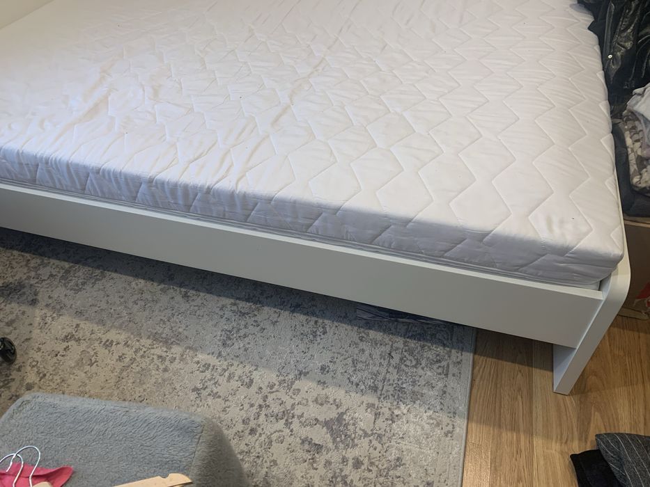 Łóżko białe Ikea z materacem. Dowoz