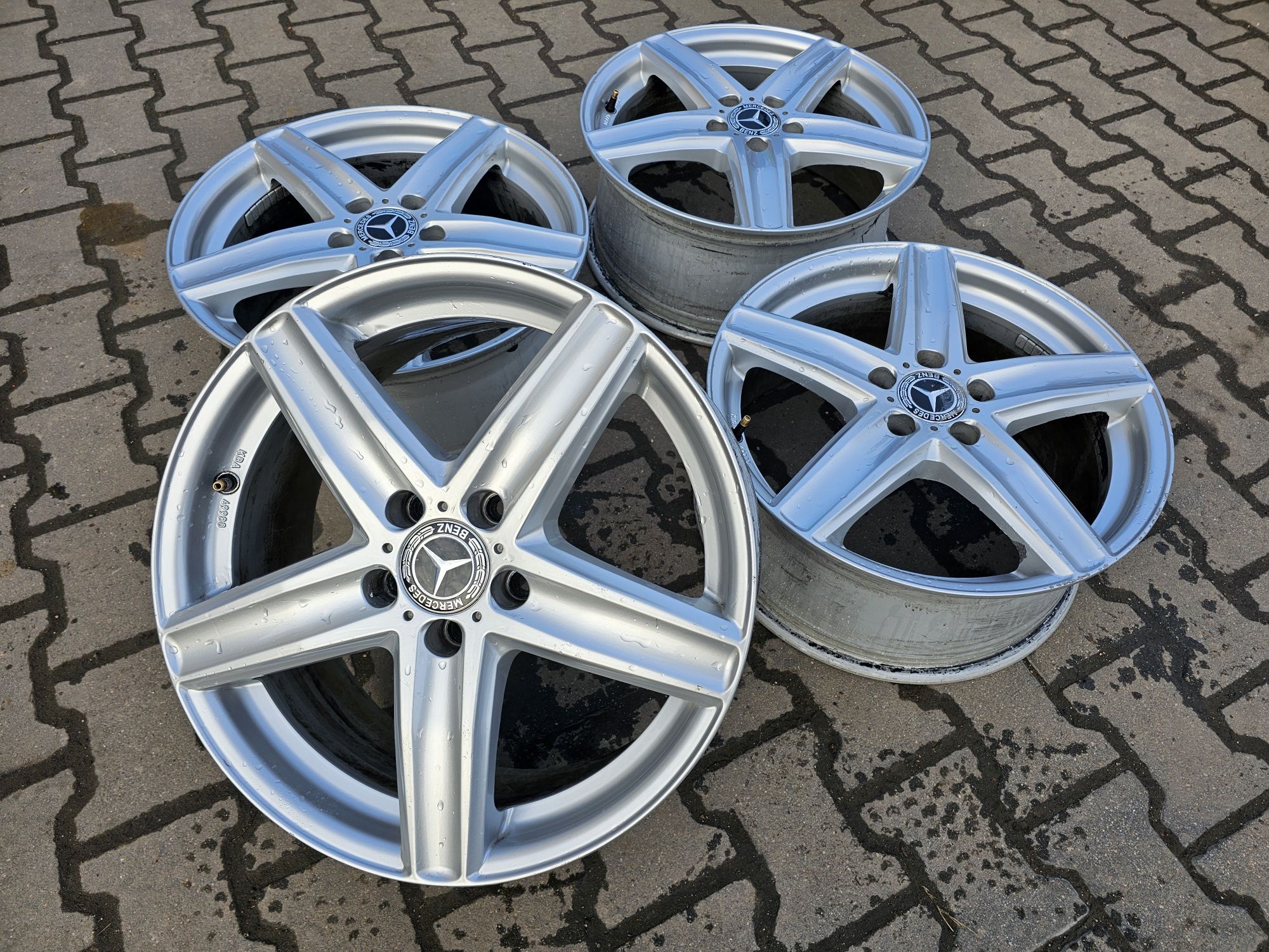 Felgi aluminiowe DEZENT Mercedes Audi 5x112 18 cali ładny wzór