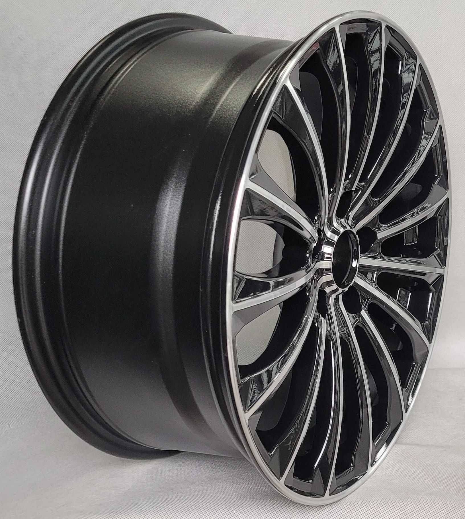 Felgi 18 VW Passat B8 B7 Skoda Superb 3 Yeti Audi A4 B8 A3 8V A6 C6 A8