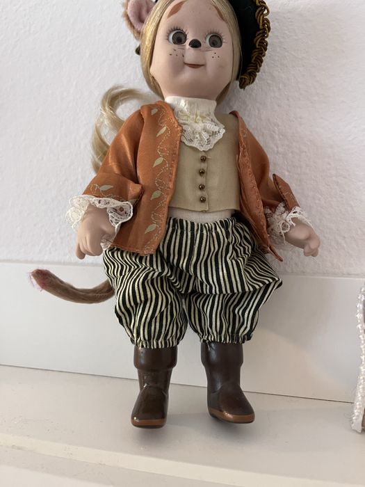 Gato das botas em porcelana