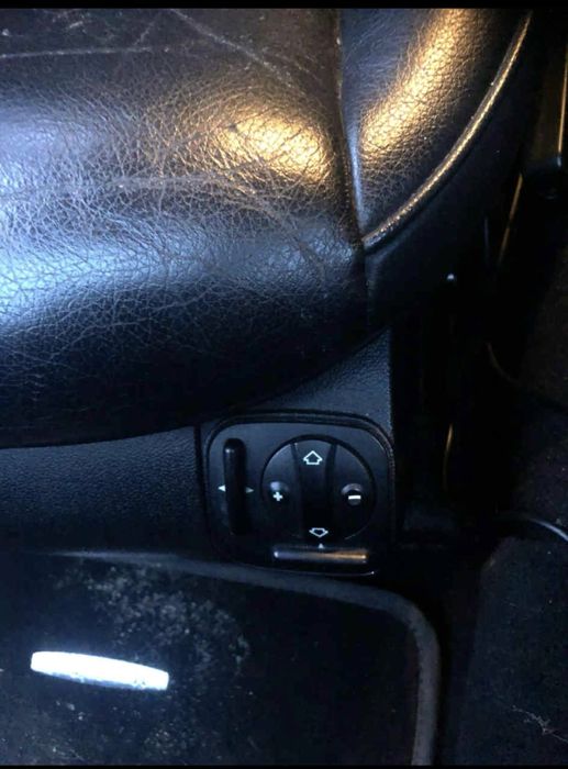 Mercedes w219 kompletne wnętrze . Czarne grzane pompowane fotele