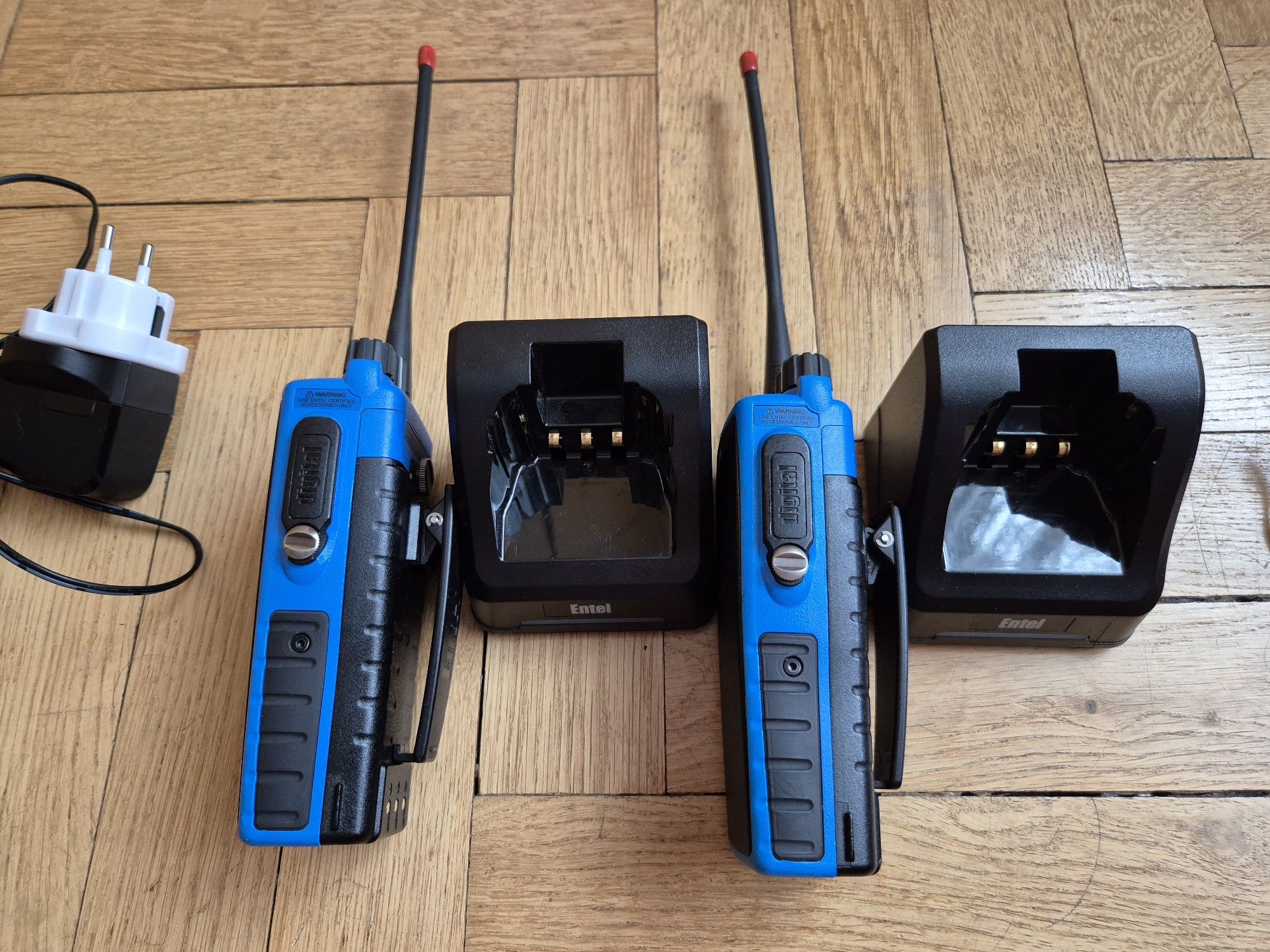 Dwa radiotelefony firmy ENTEL (DT882M) Atex