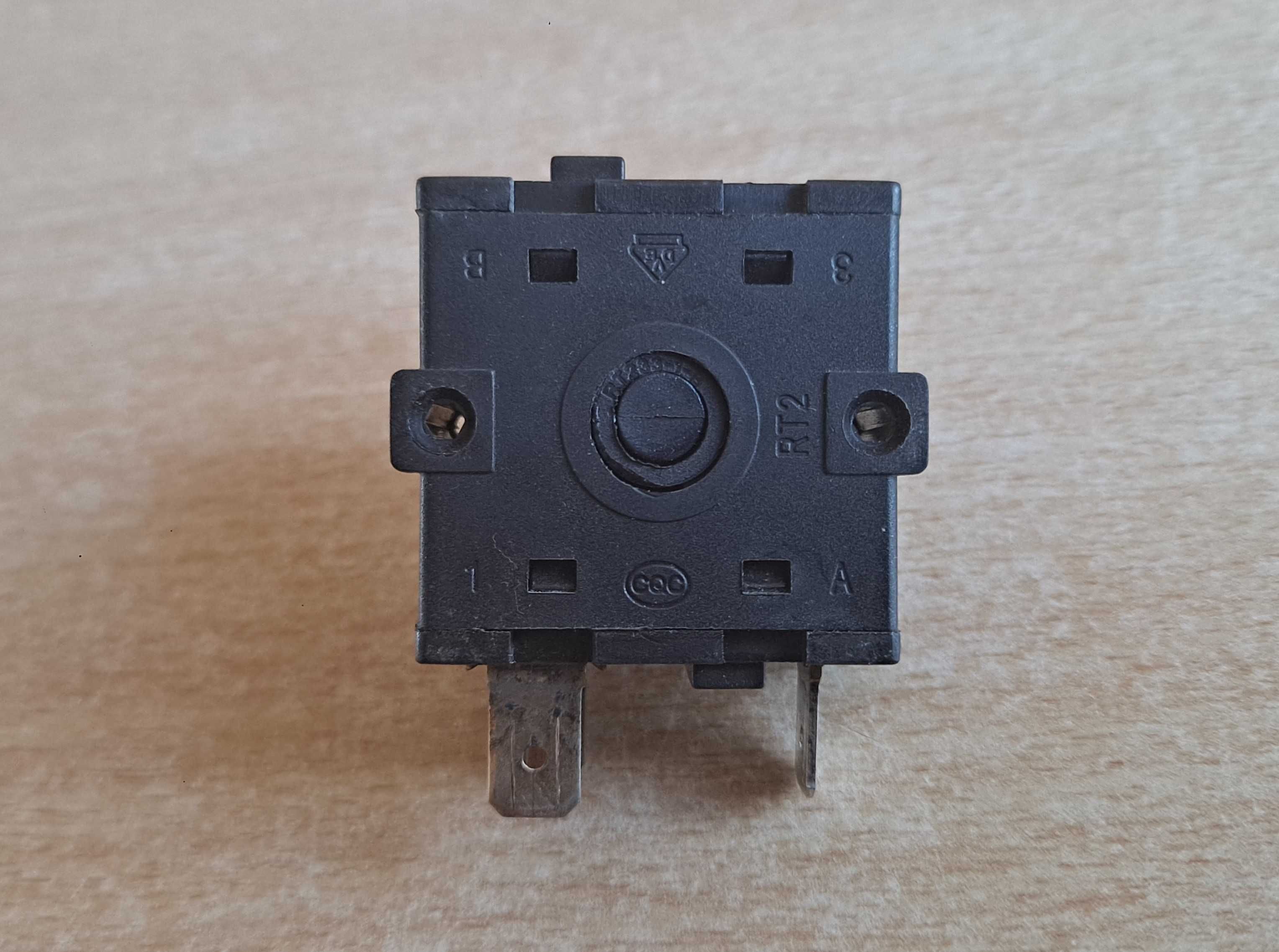 Przełącznik obrotowy Soken RT2 T100/55 250VAC 16A