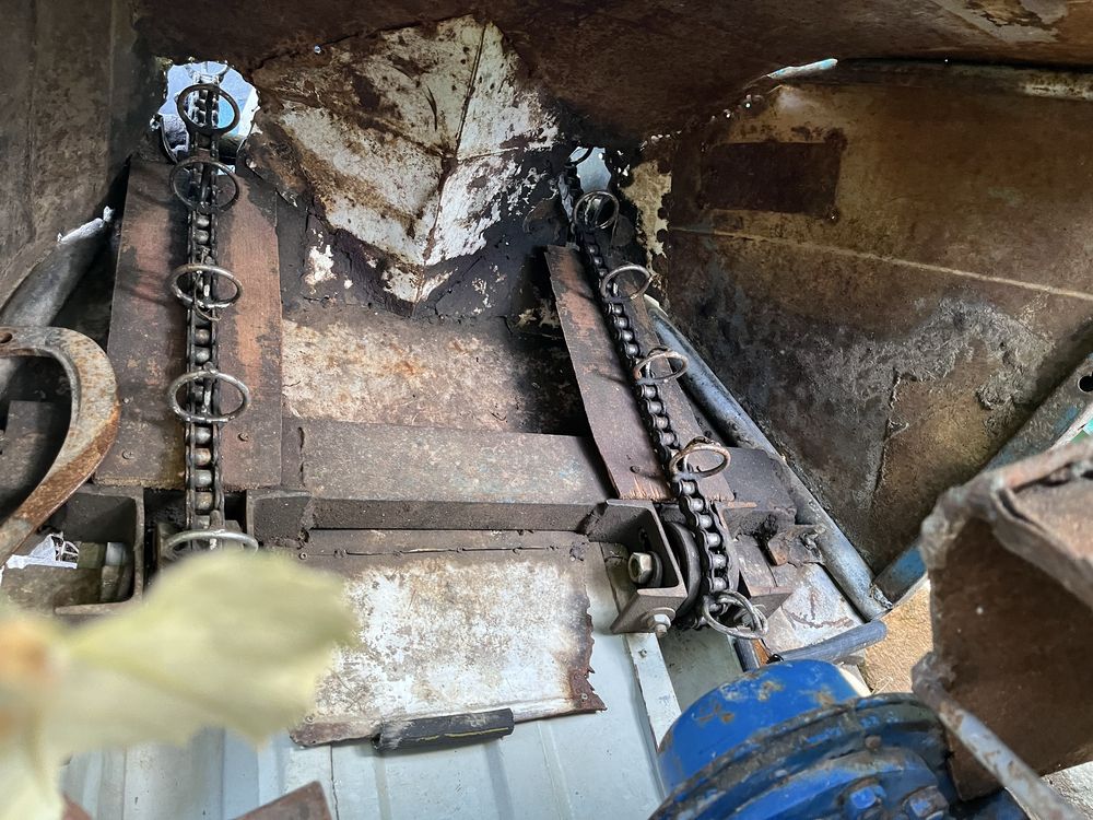 Ісекі тх 1300 з навісним обладненям