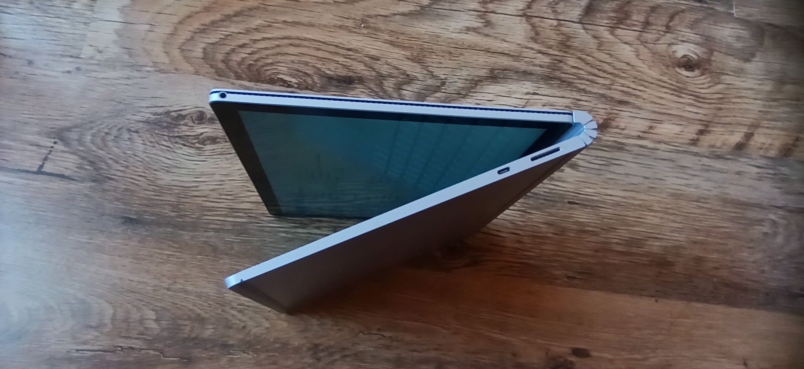 Microsoft Surface Book 2