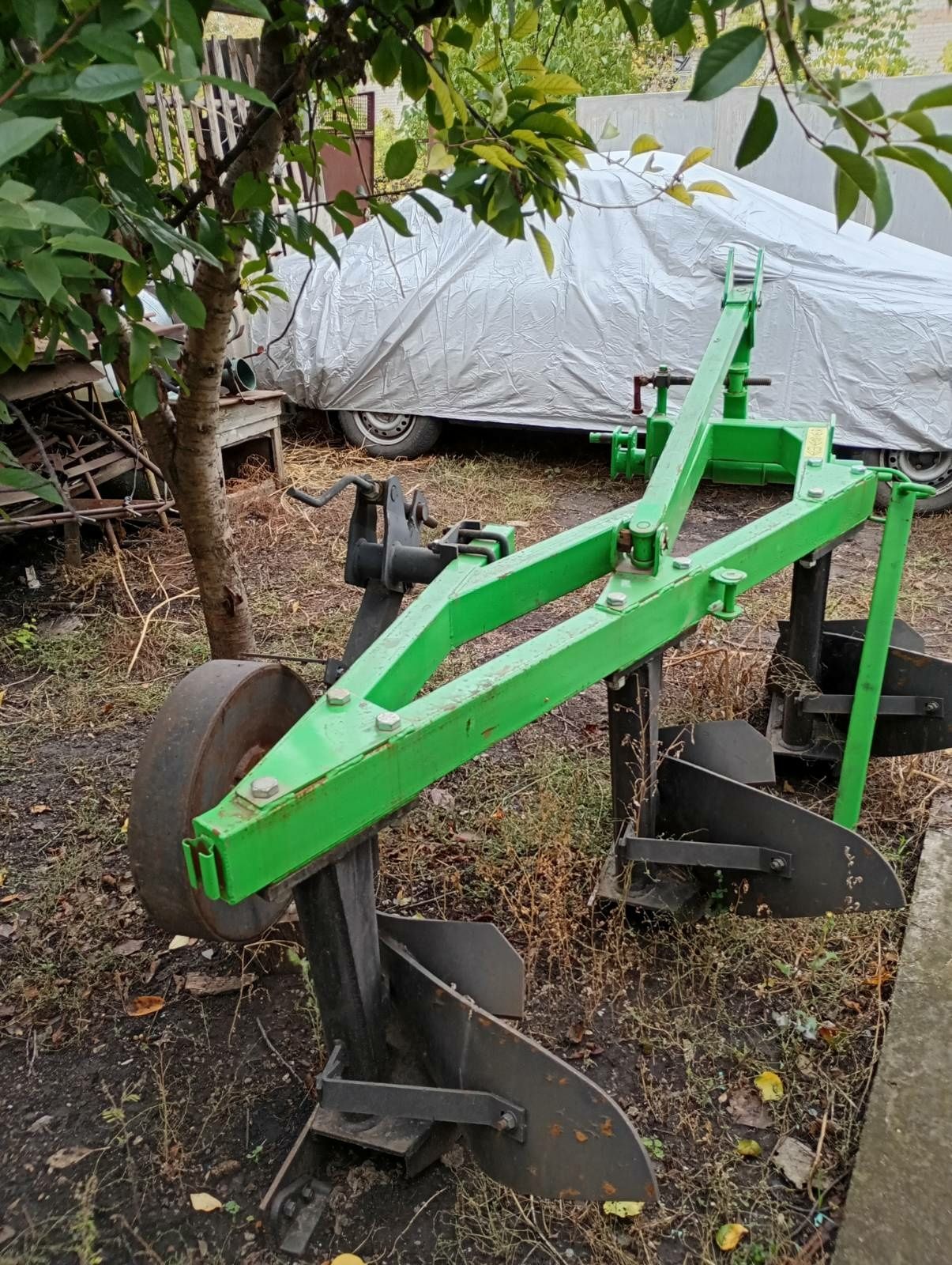 Продам плуг 3 корпусний