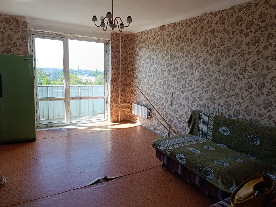 Продам 3-х кімнатну квартиру у центрі Чугуїва