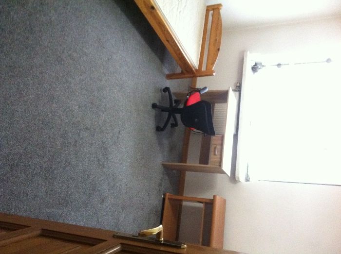 Pokój do wynajęcia niedaleko śródmieścia.