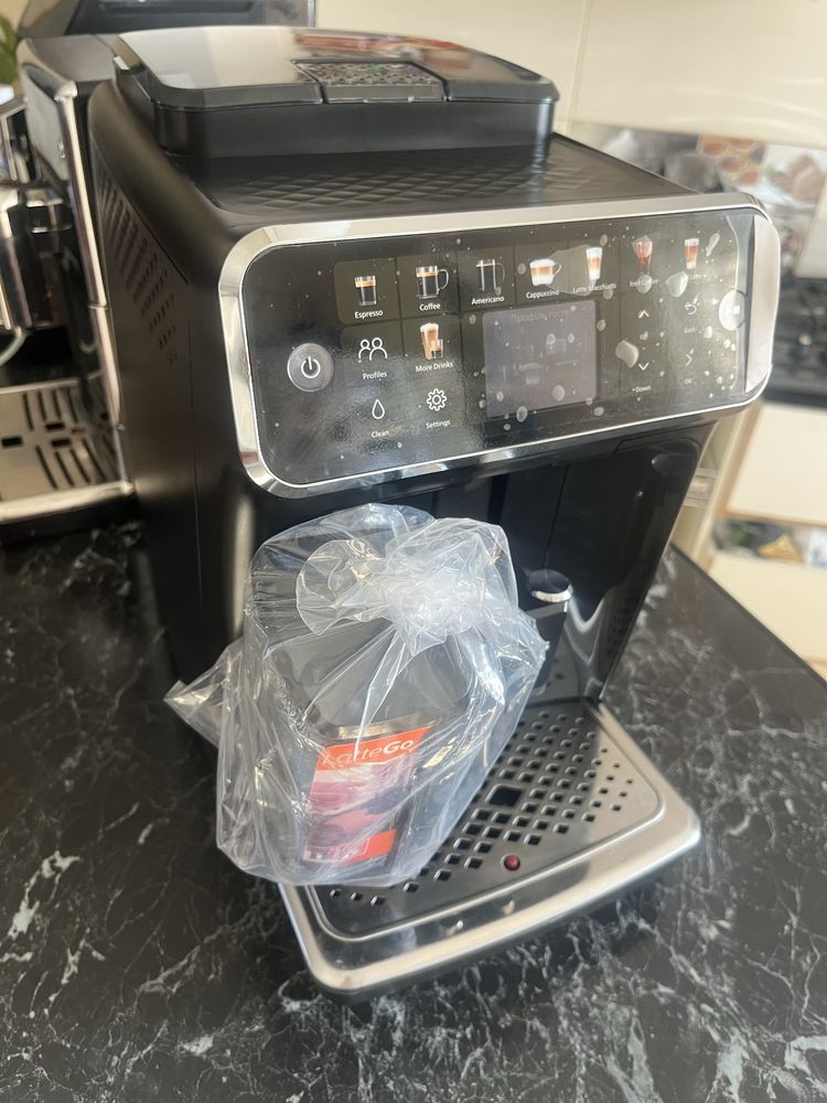 Кавомашина Philips 5500 series LatteGo