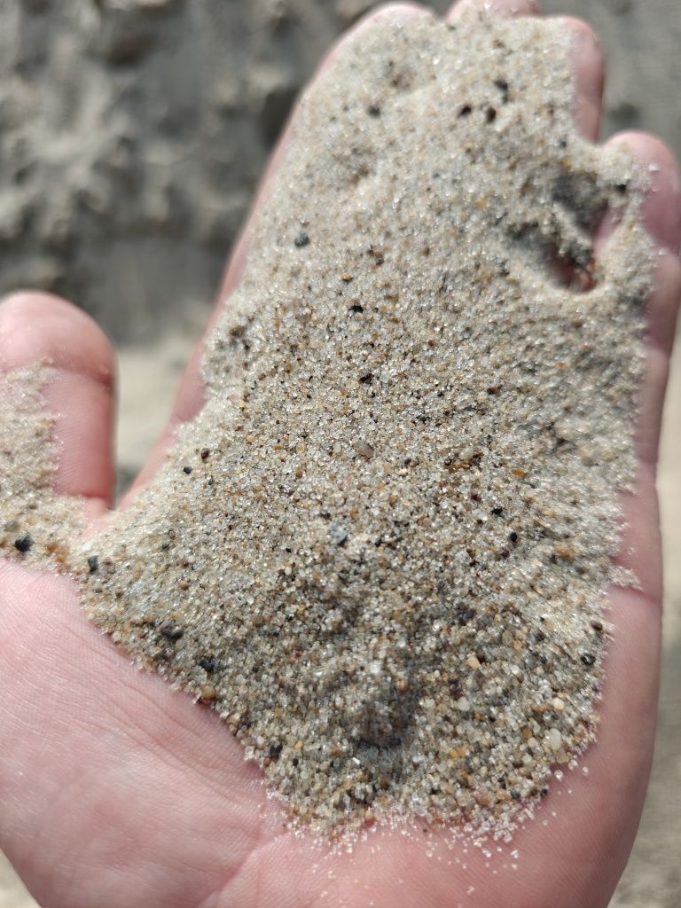 Piasek do piaskowania trawników