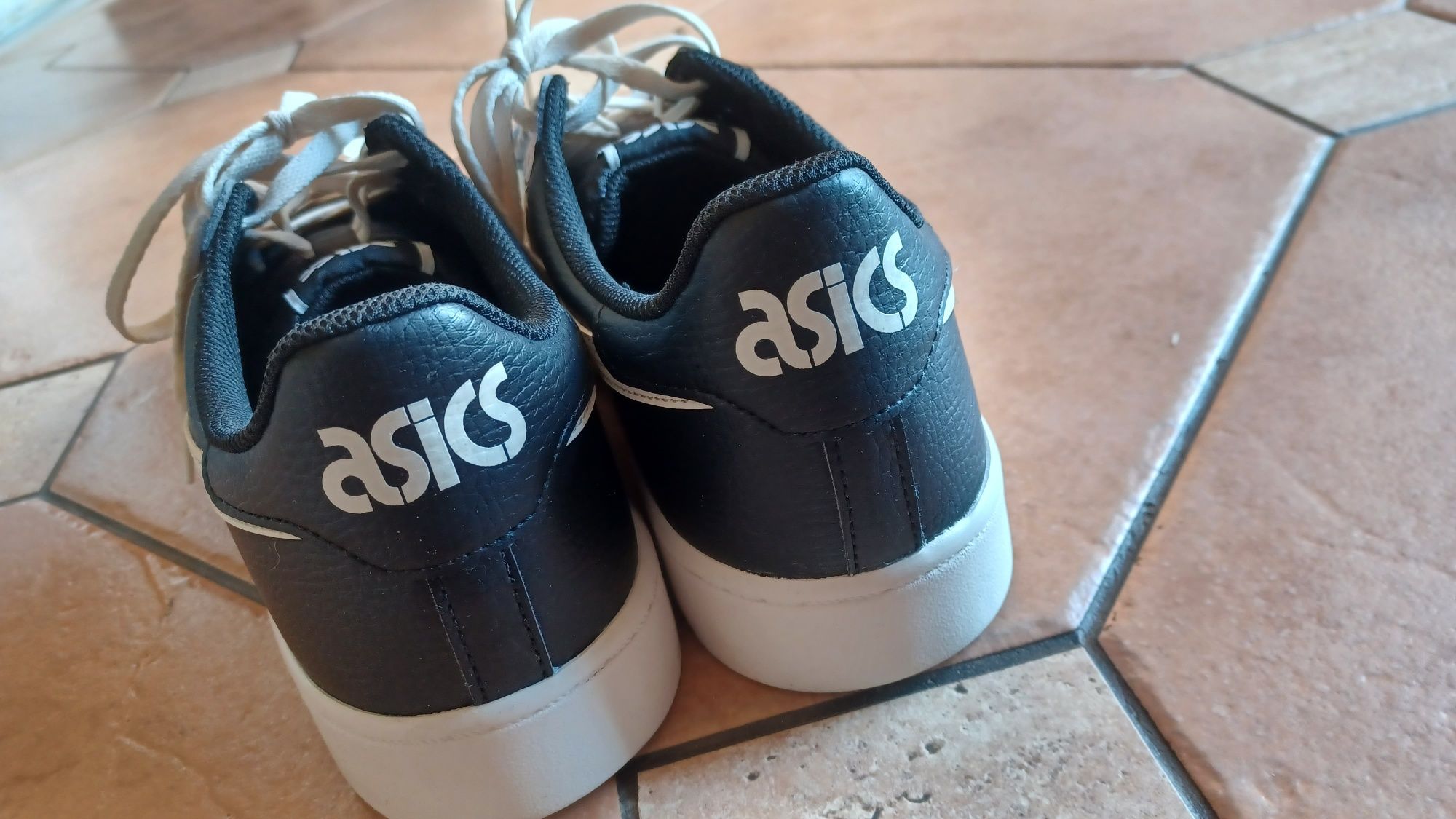 Asics  Japan Unisex   r. 46