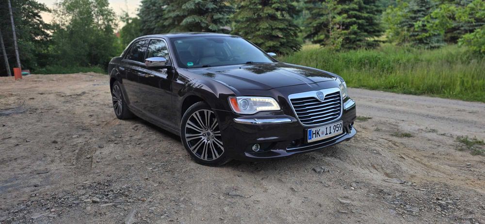 Lancia Thema 3.0CRD,bogata wersja  1 właśc książka 245499zl do 18.10 1