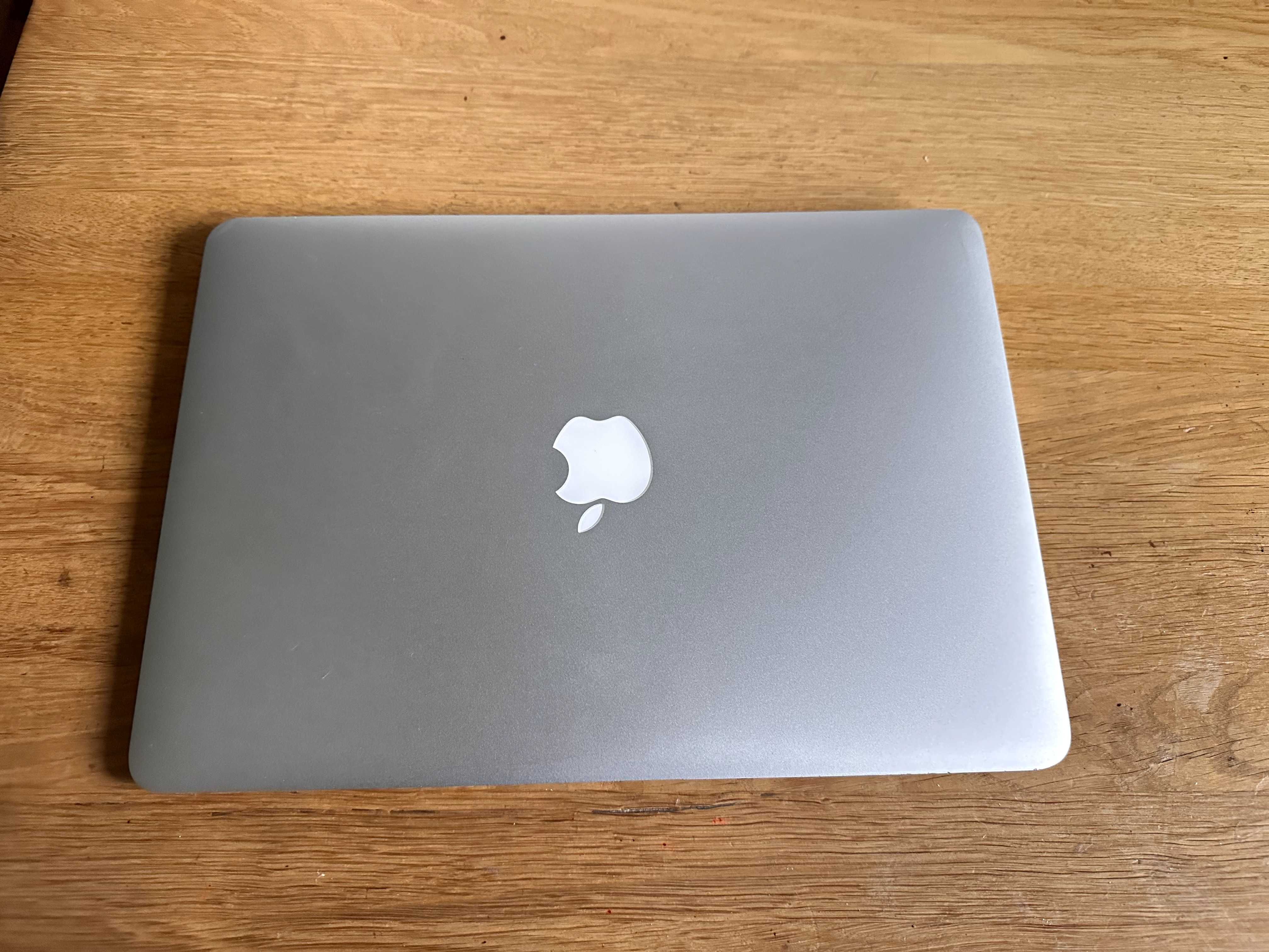 MacBook Air 13 8/128GB 2017r.