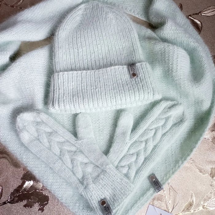 Комплект зимовий  - шапка, бактус ,рукавиці