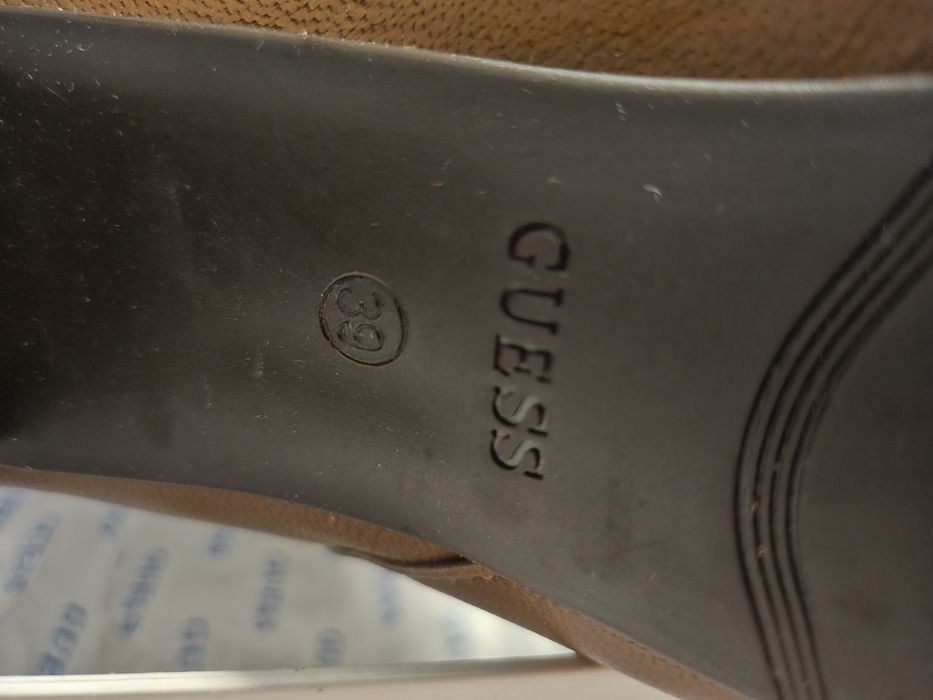 Botas  Guess  N°39