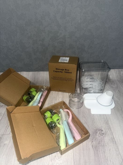 Герметичний контейнер+ 2 набори овочечисток