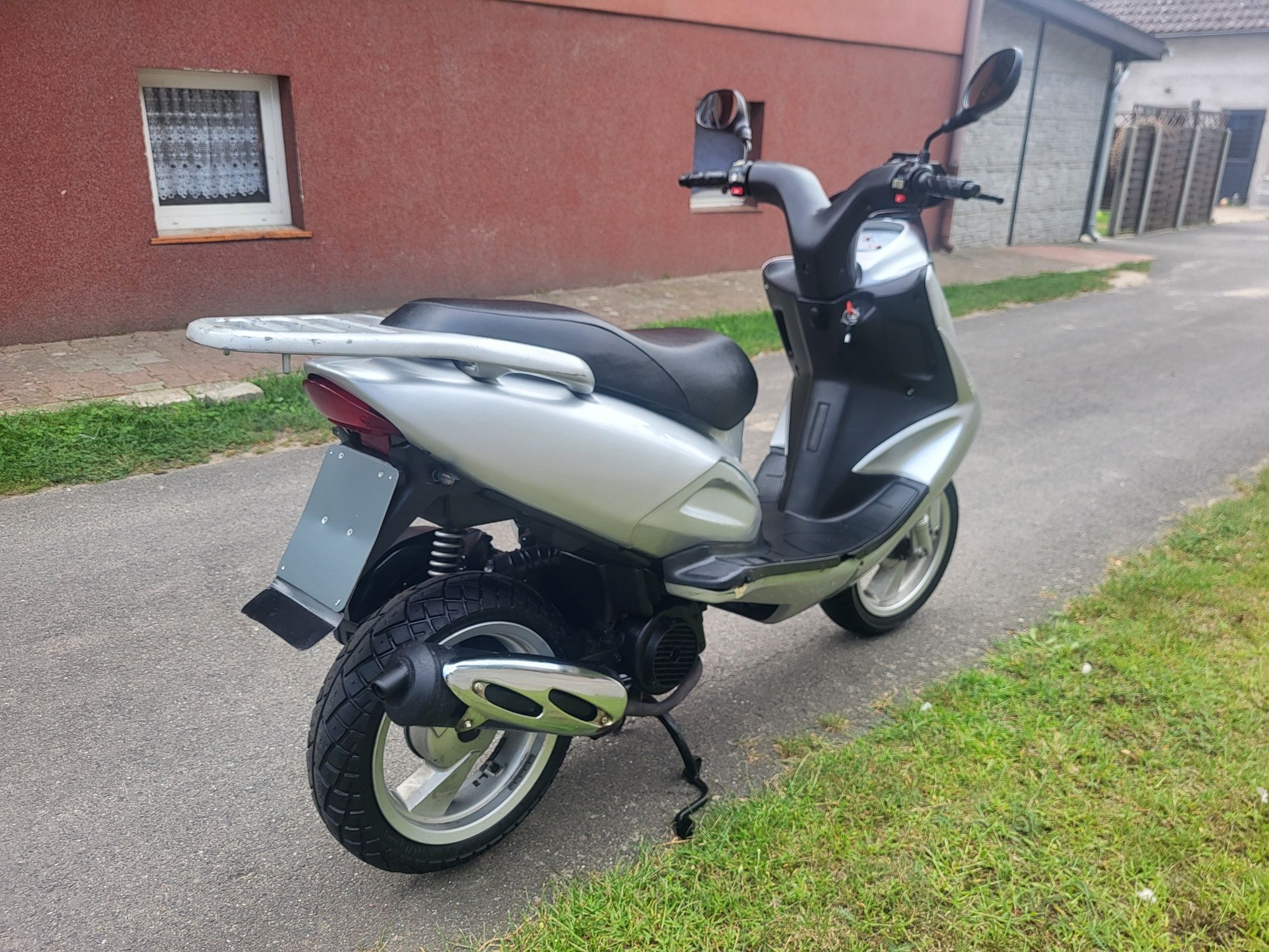 Motorower Skuter 125cm3 motor Pegasus Corona 125 moc 10KM