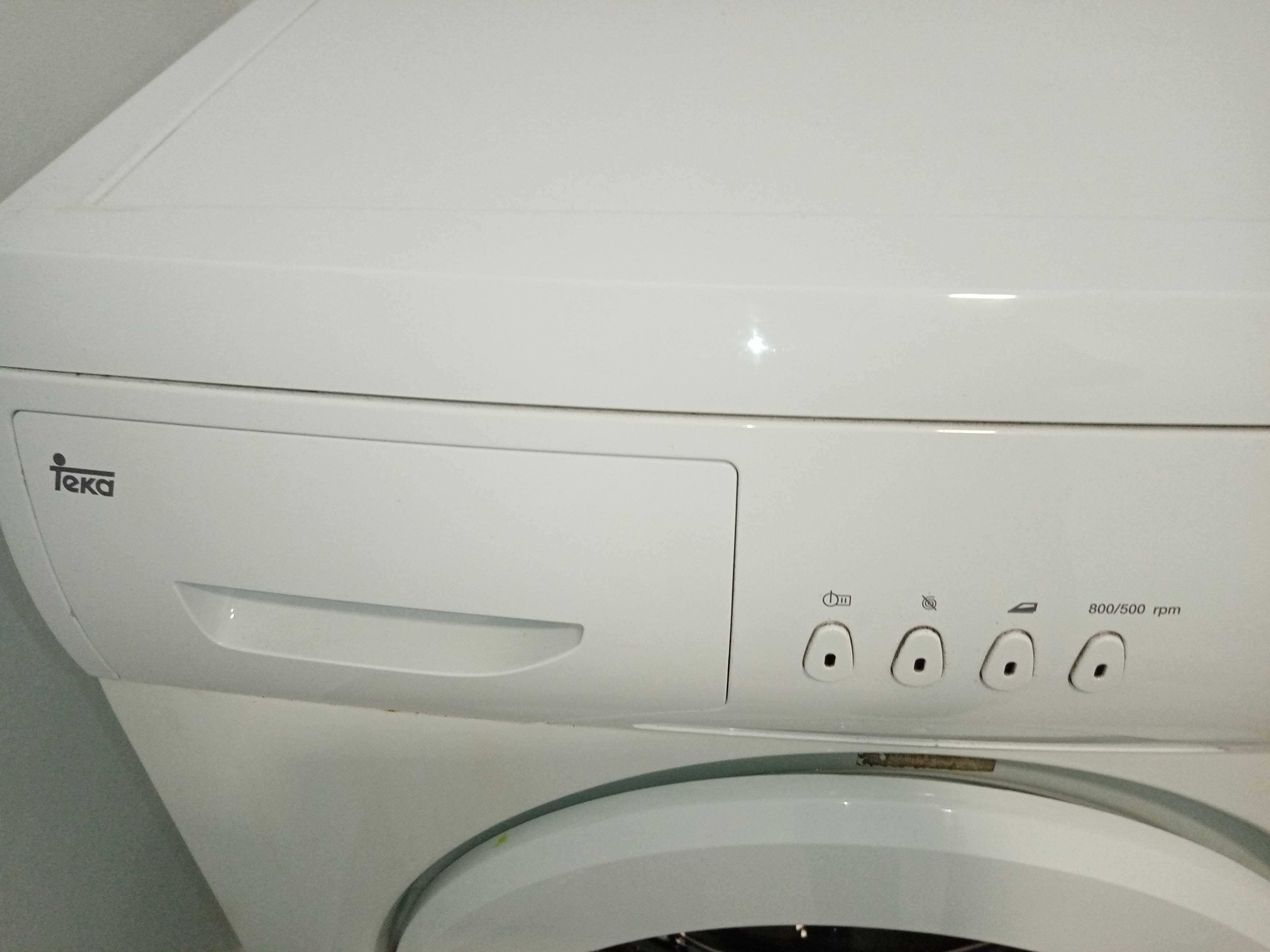 Máquina de lavar roupa TEKA avariada