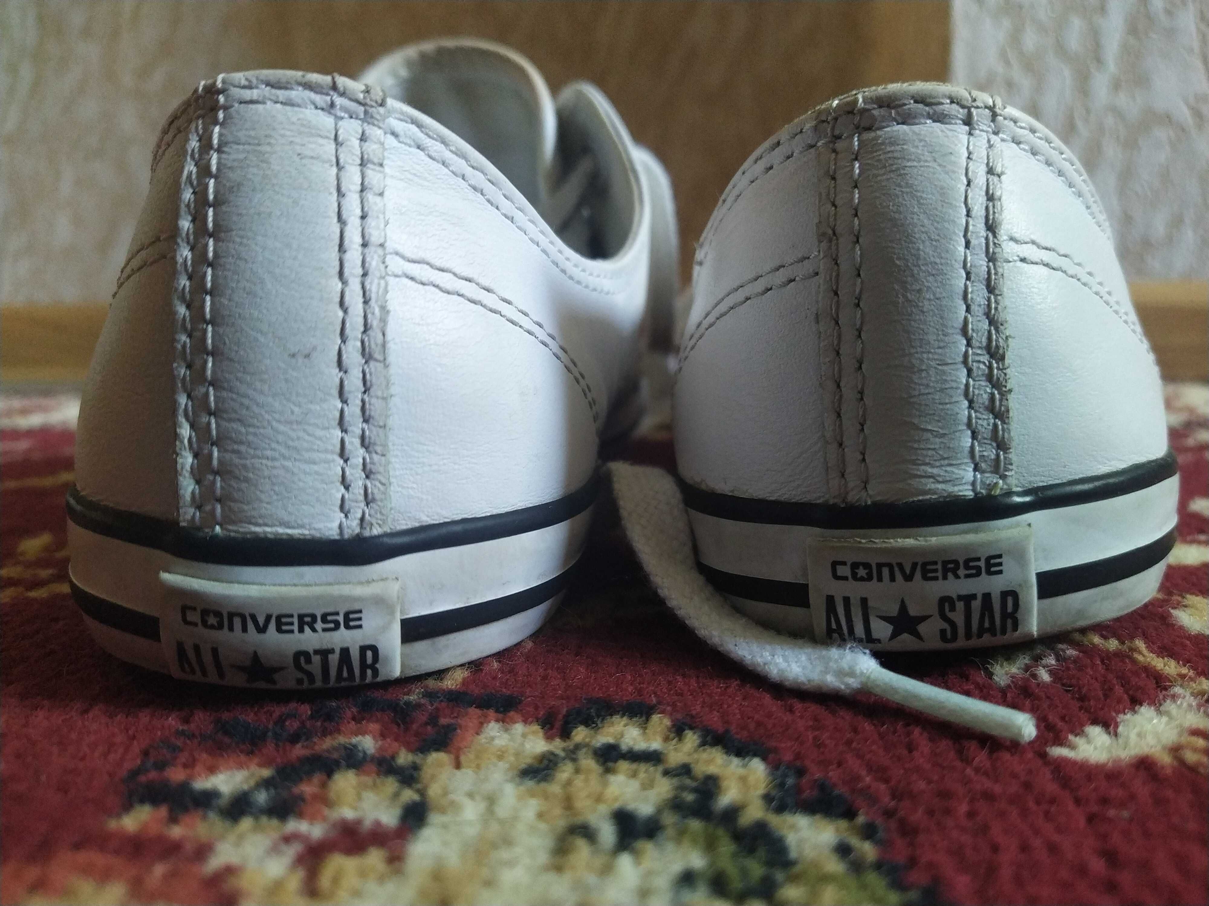 Кеди білі шкіряні. Converse all star.