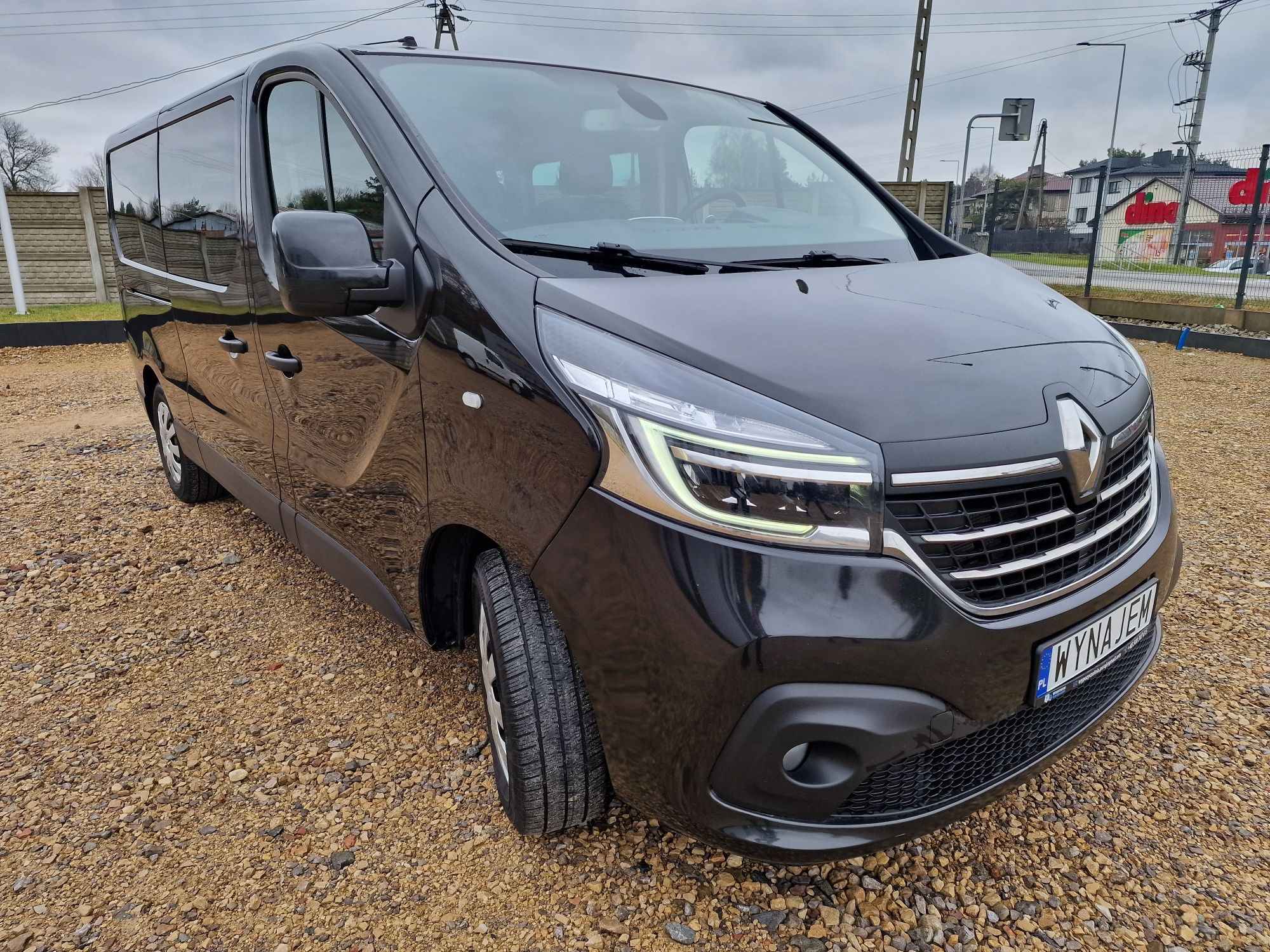 BUS 9 OSOBOWY Renault Trafic AUTOMAT NA WYNAJEM  9 OS Przewóz Osób