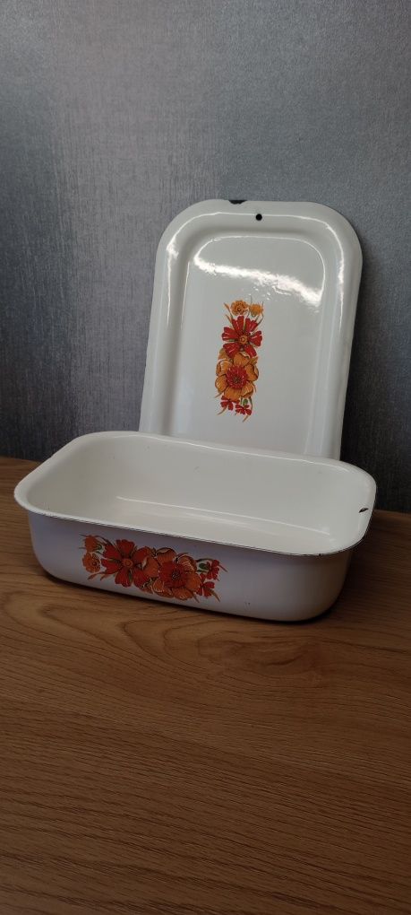 Stara  emaliowa maselniczka. Retro PRL