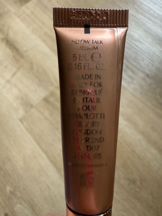Rozświetlacz Charlotte Tilbury Beauty Light Wand PillowTalk Medium 5ml